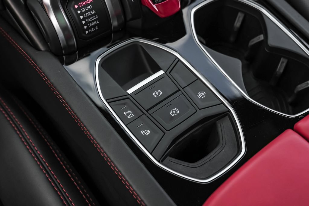 Used 2022 Lamborghini Urus AWD/4WD image 28