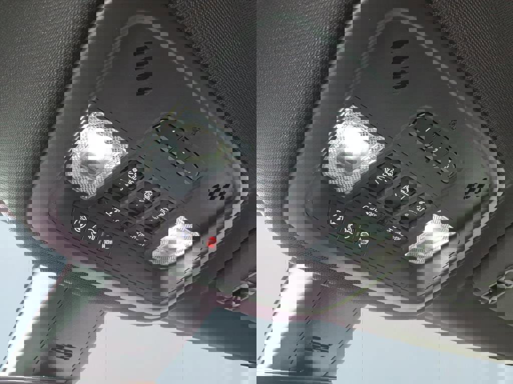 Used 2023 Chevrolet Traverse Premier image 22