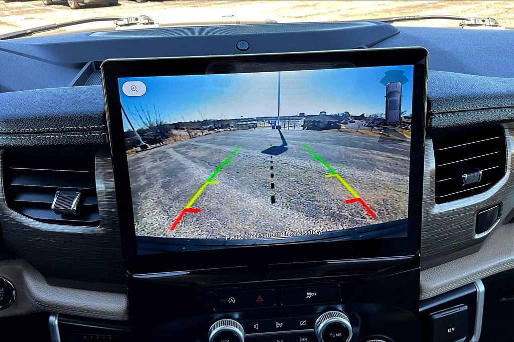 Used 2024 Ford Expedition Limited image 15