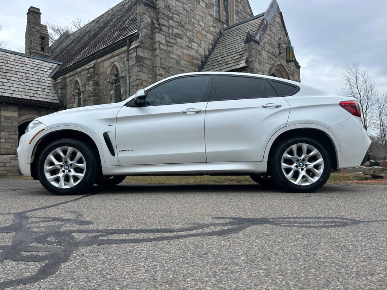 Used 2016 BMW X6 xDrive35i image 1