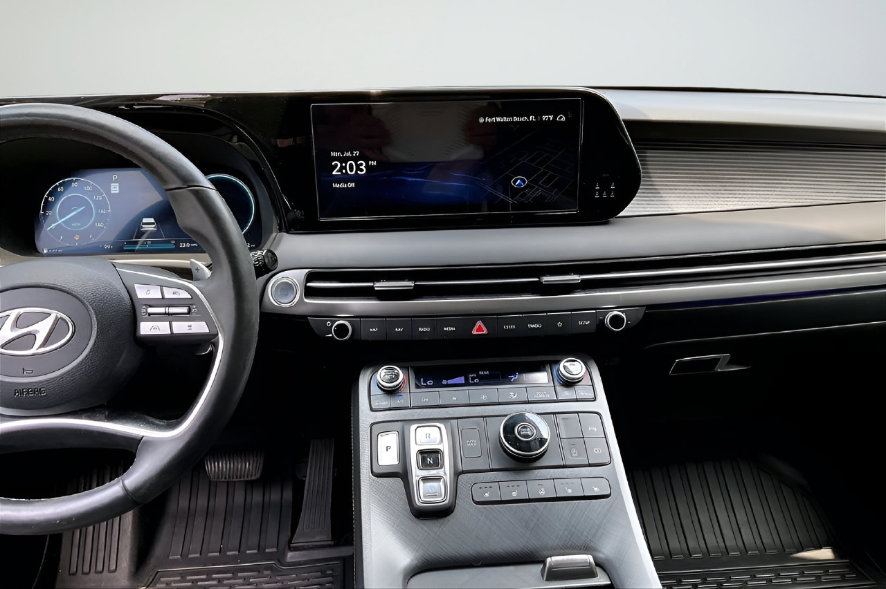 Used 2024 Hyundai Palisade Limited FWD image 9