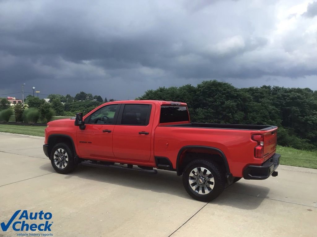 Used 2024 Chevrolet Silverado 2500 Custom w/ Custom Value Package image 4