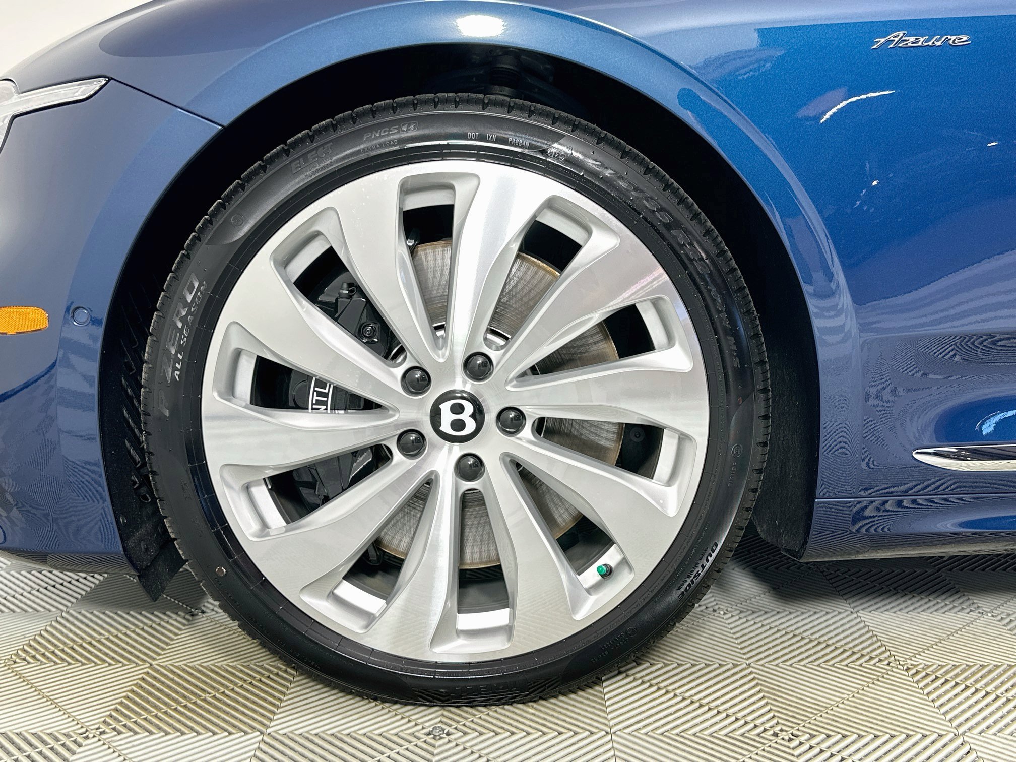 New 2027 Bentley Continental GTC AWD/4WD image 9