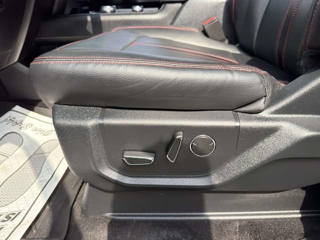 Used 2019 Ford Expedition Limited w/ Equipment Group 303A AWD/4WD image 17