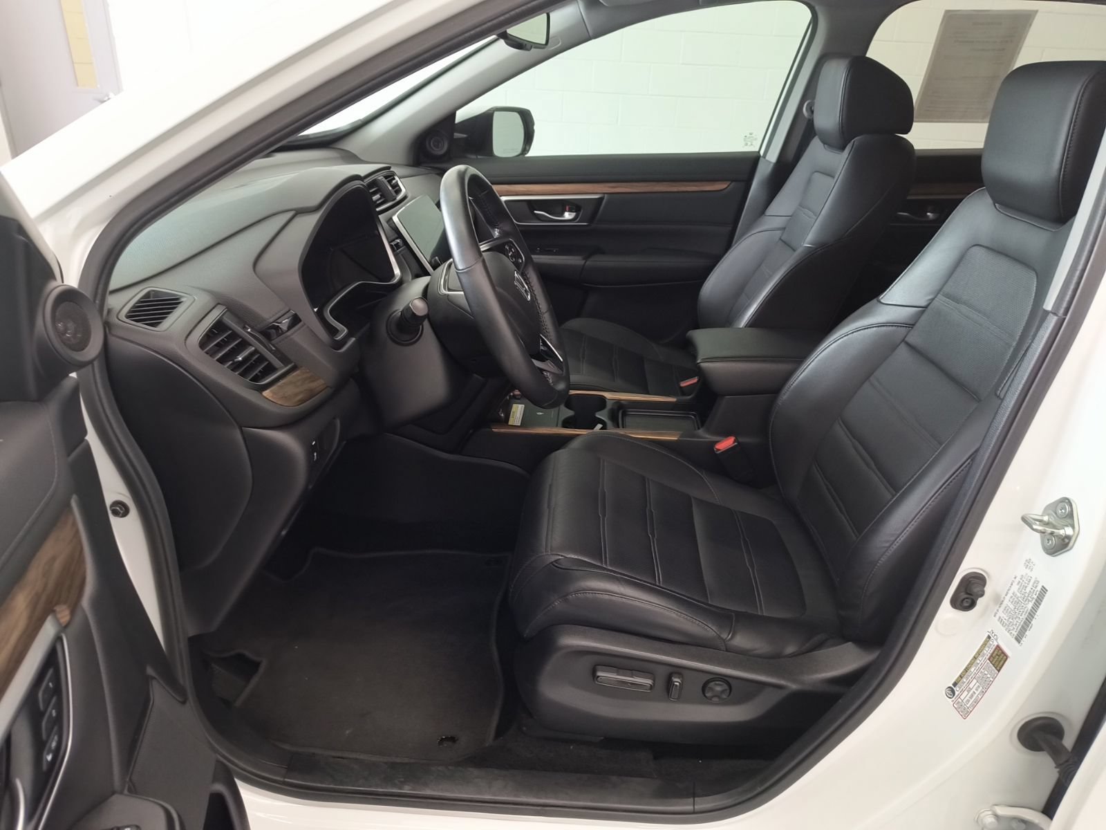 Used 2020 Honda CR-V Touring image 9