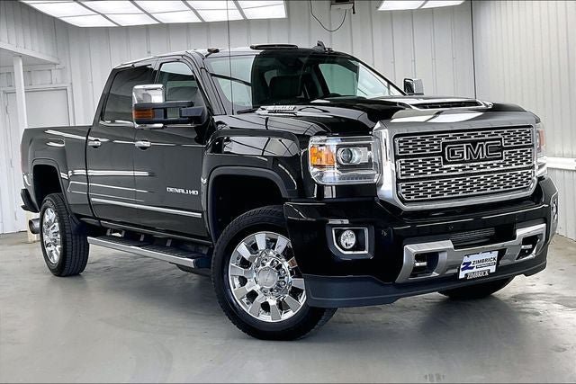 Used 2018 GMC Sierra 2500 Denali w/ Duramax Plus Package AWD/4WD image 36