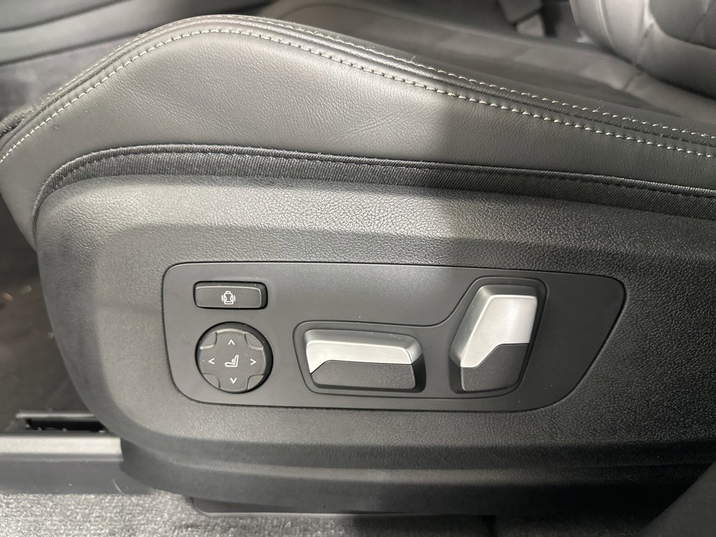 New 2026 BMW X5 xDrive50e w/ Premium Package image 9