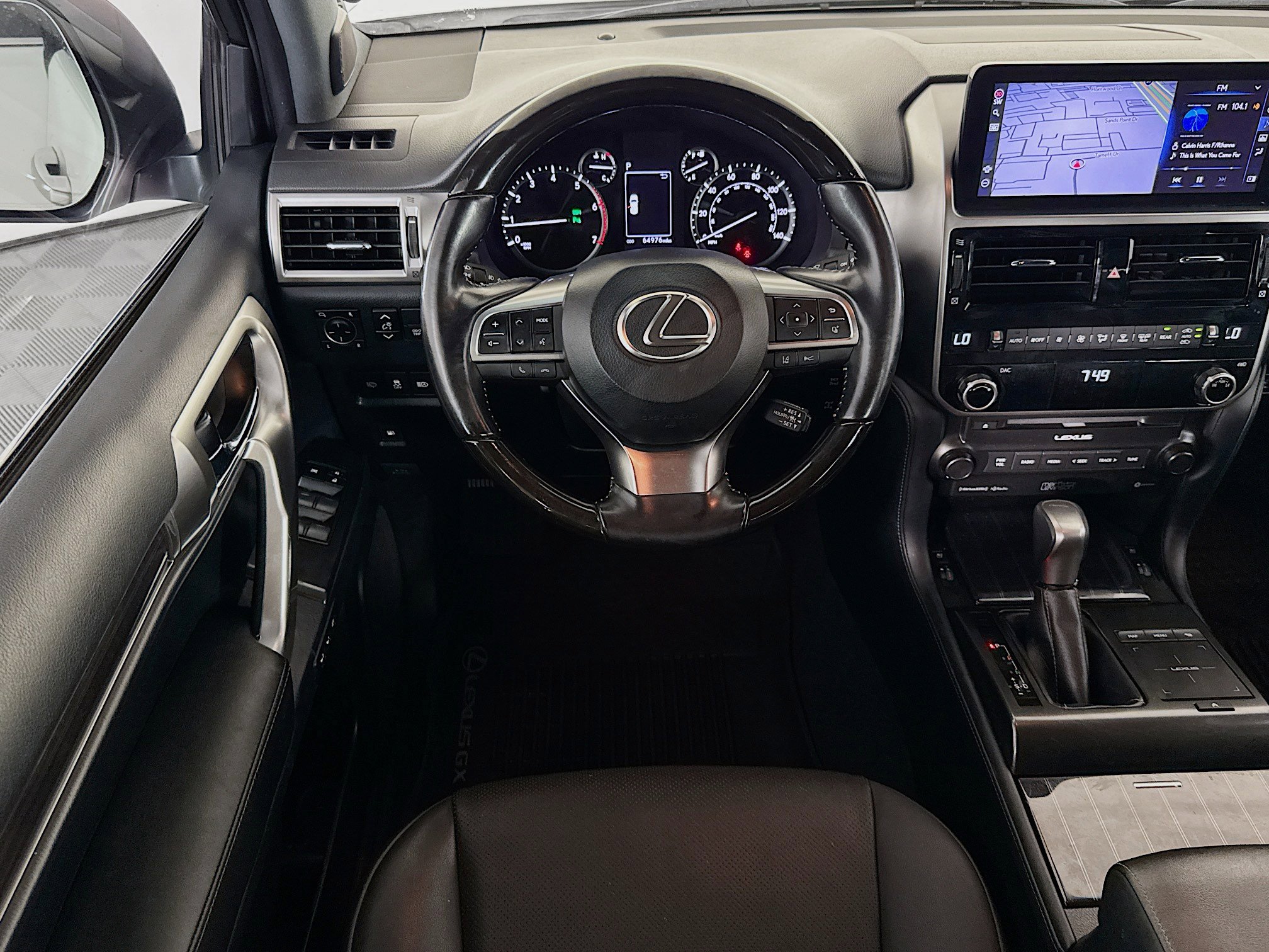 Used 2022 Lexus GX 460 Premium w/ Accessory Package image 16