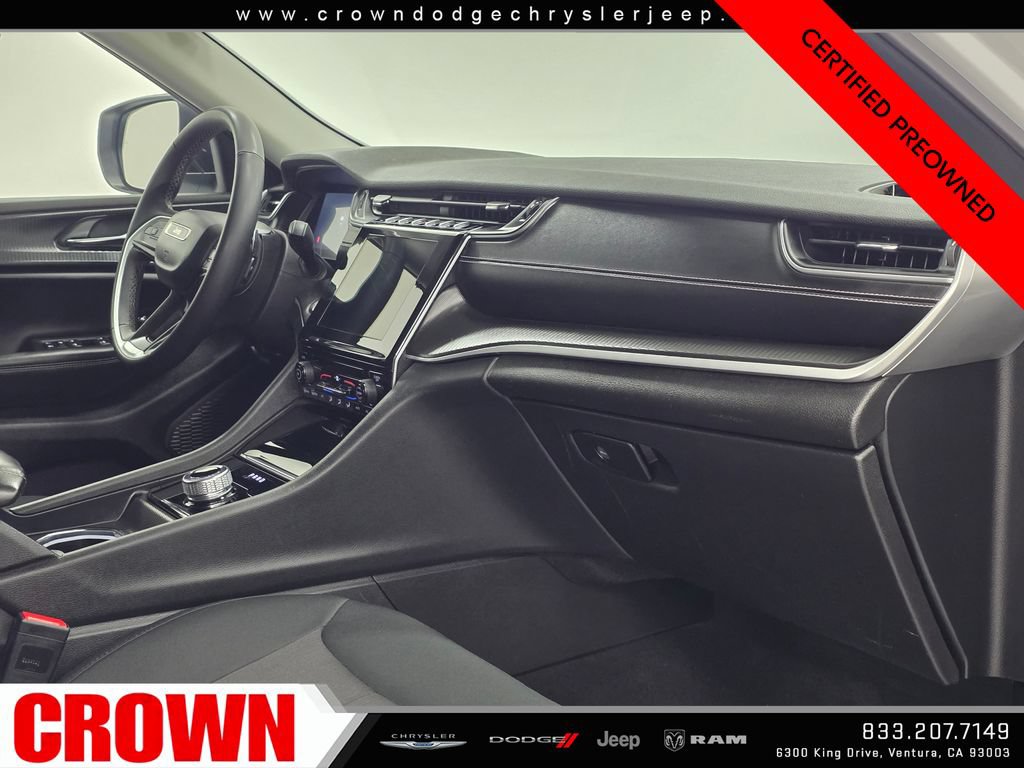 Used 2024 Jeep Grand Cherokee Laredo AWD/4WD image 12