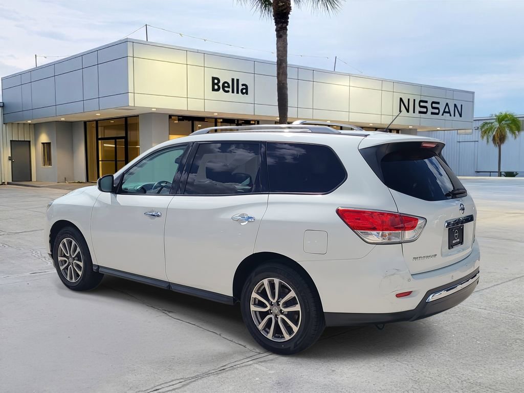 Used 2016 Nissan Pathfinder SV image 10
