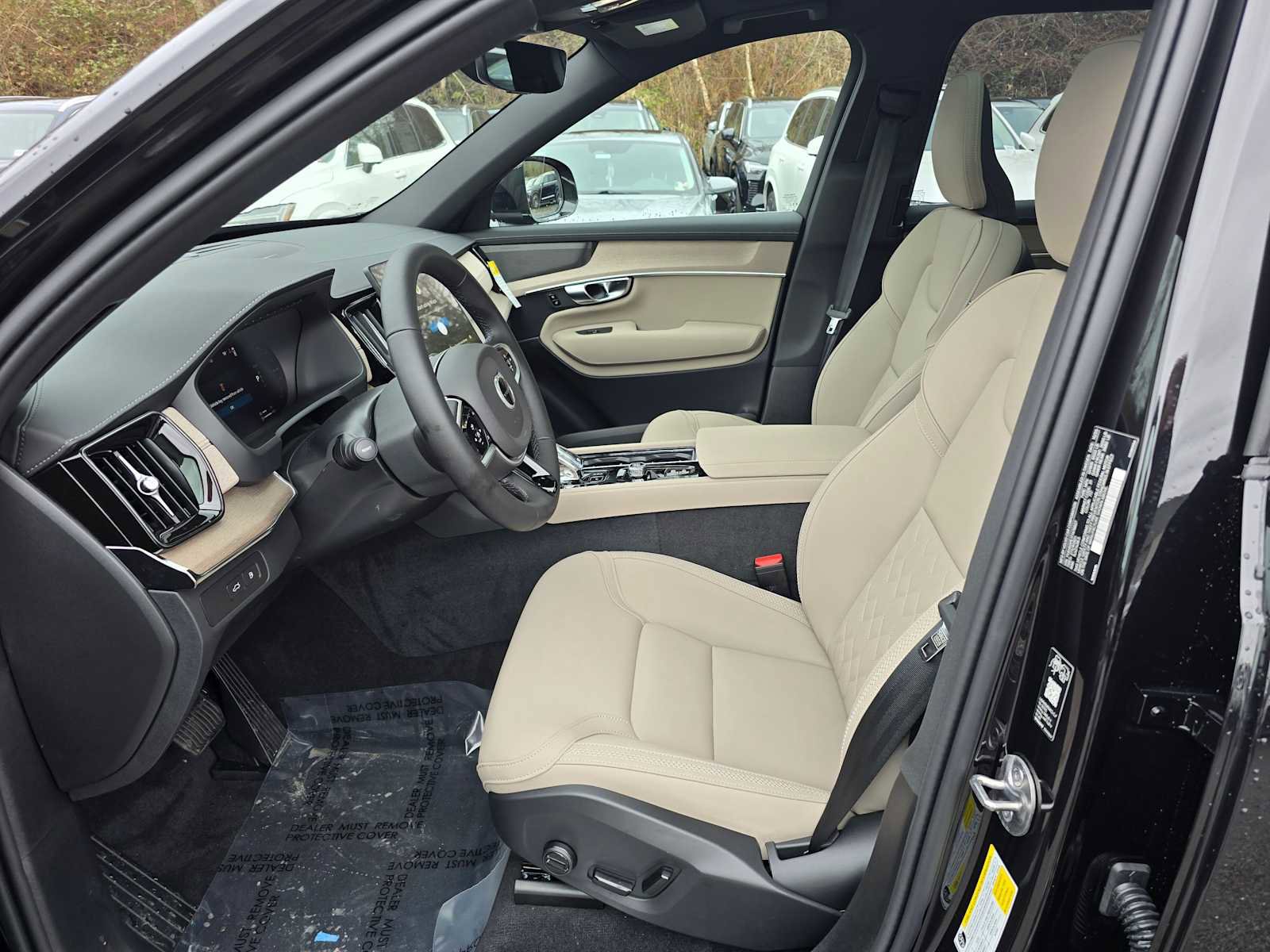 New 2026 Volvo XC90 T8 Plus w/ Protection Package Premier image 21