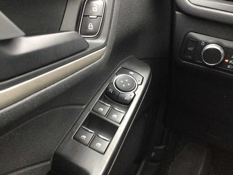 Used 2022 Ford Escape SE w/ Convenience Package image 19