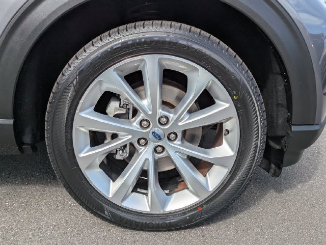Used 2023 Ford Explorer Platinum w/ Technology Package AWD/4WD image 11