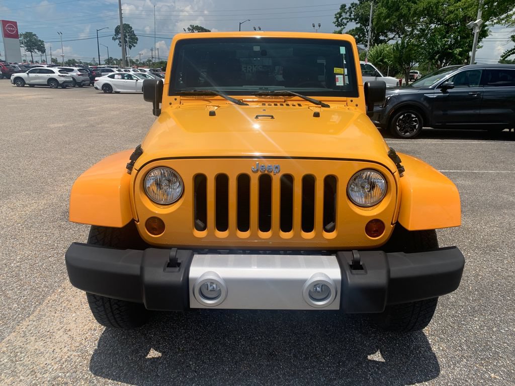 Used 2012 Jeep Wrangler Unlimited Sahara w/ Max Tow Pkg AWD/4WD image 3