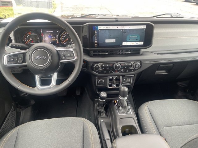 Used 2024 Jeep Wrangler Sahara w/ Safety Group image 14