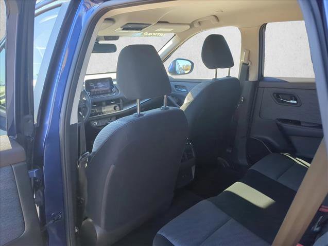 Used 2023 Nissan Rogue SV image 17