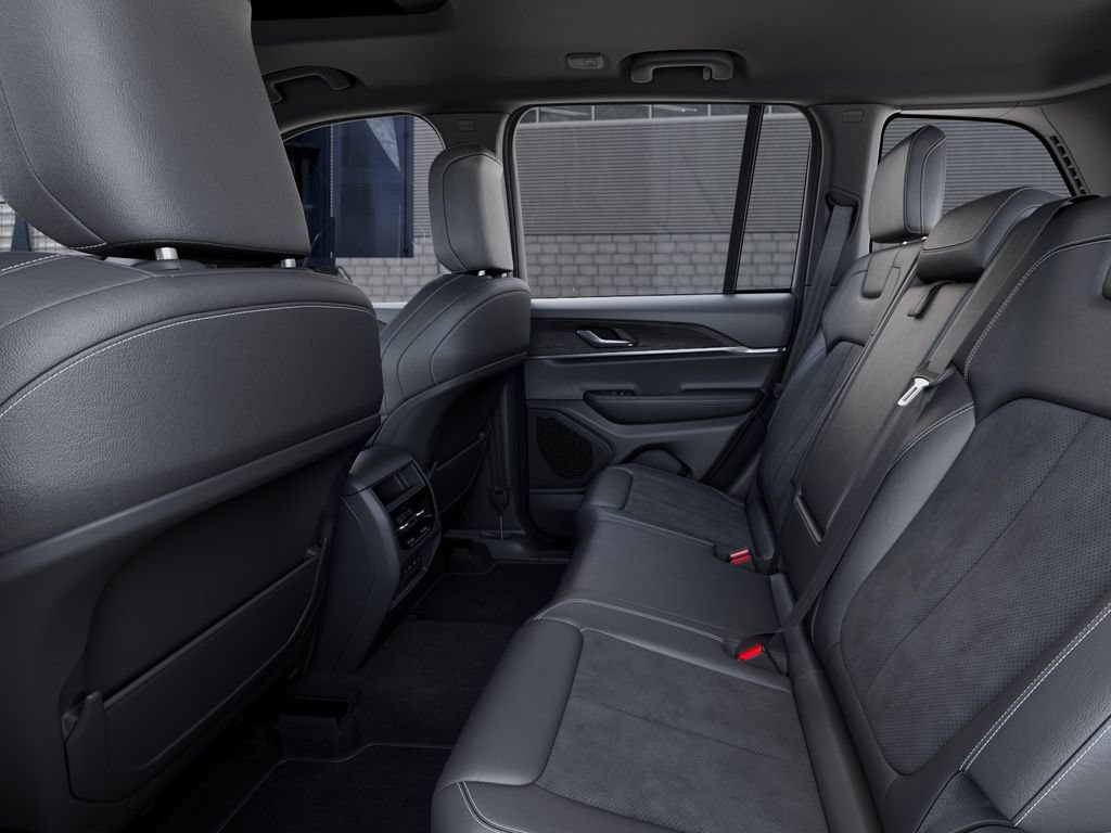 New 2026 Jeep Grand Cherokee Altitude AWD/4WD image 24