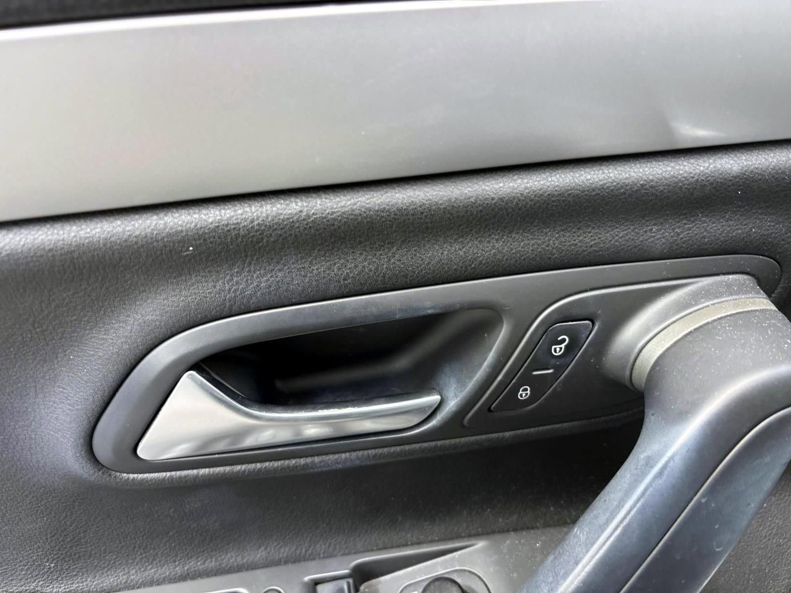 Used 2012 Volkswagen CC Sport image 12