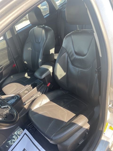 Used 2015 Ford Focus Titanium FWD image 12