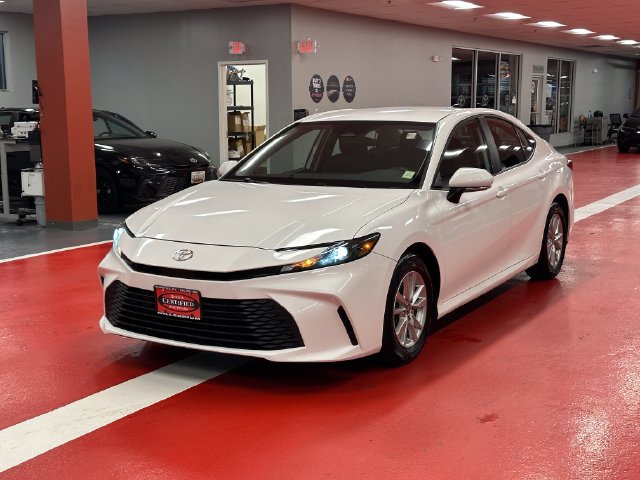 Used 2025 Toyota Camry LE FWD image 7