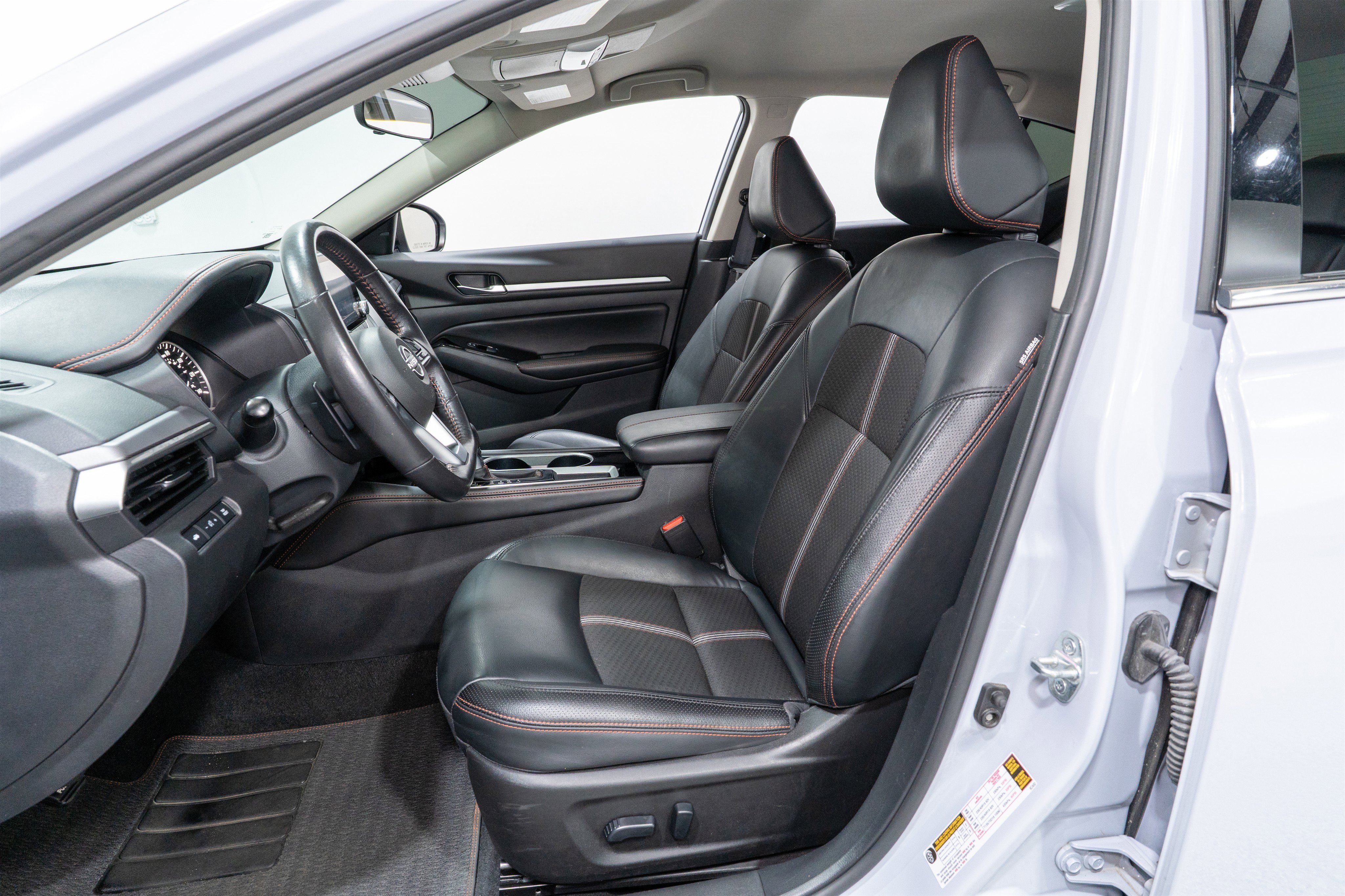 Used 2024 Nissan Altima 2.5 SR FWD image 15