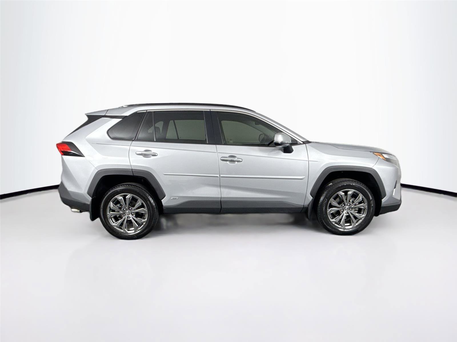 Used 2022 Toyota RAV4 Limited image 10