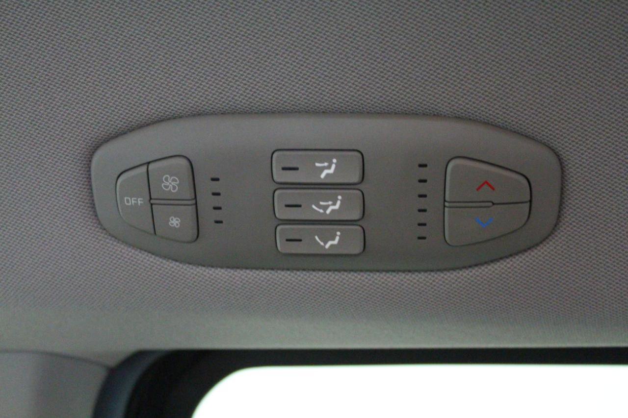 Used 2019 Kia Sedona LX image 21