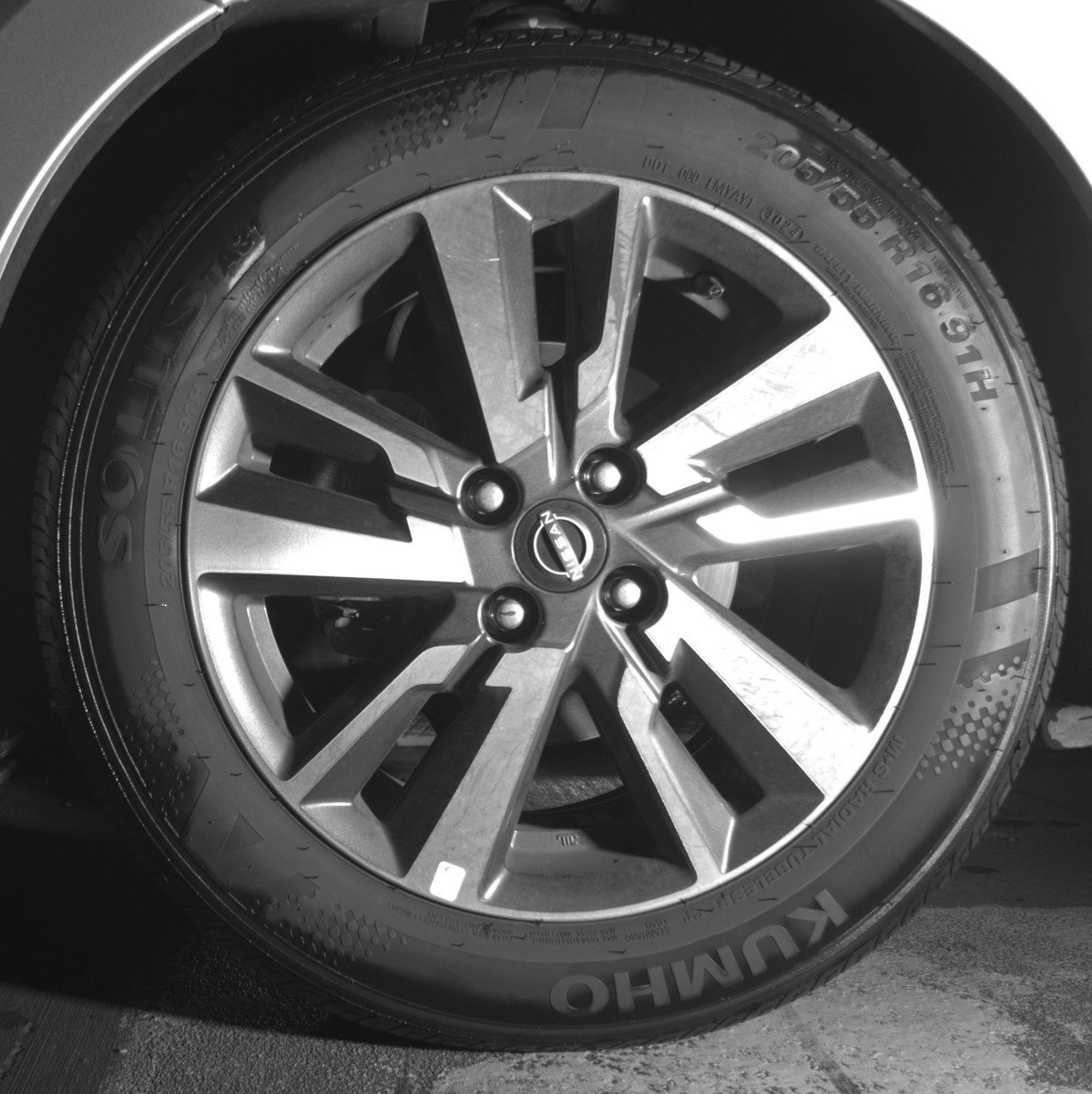 Used 2025 Nissan Versa SV image 12