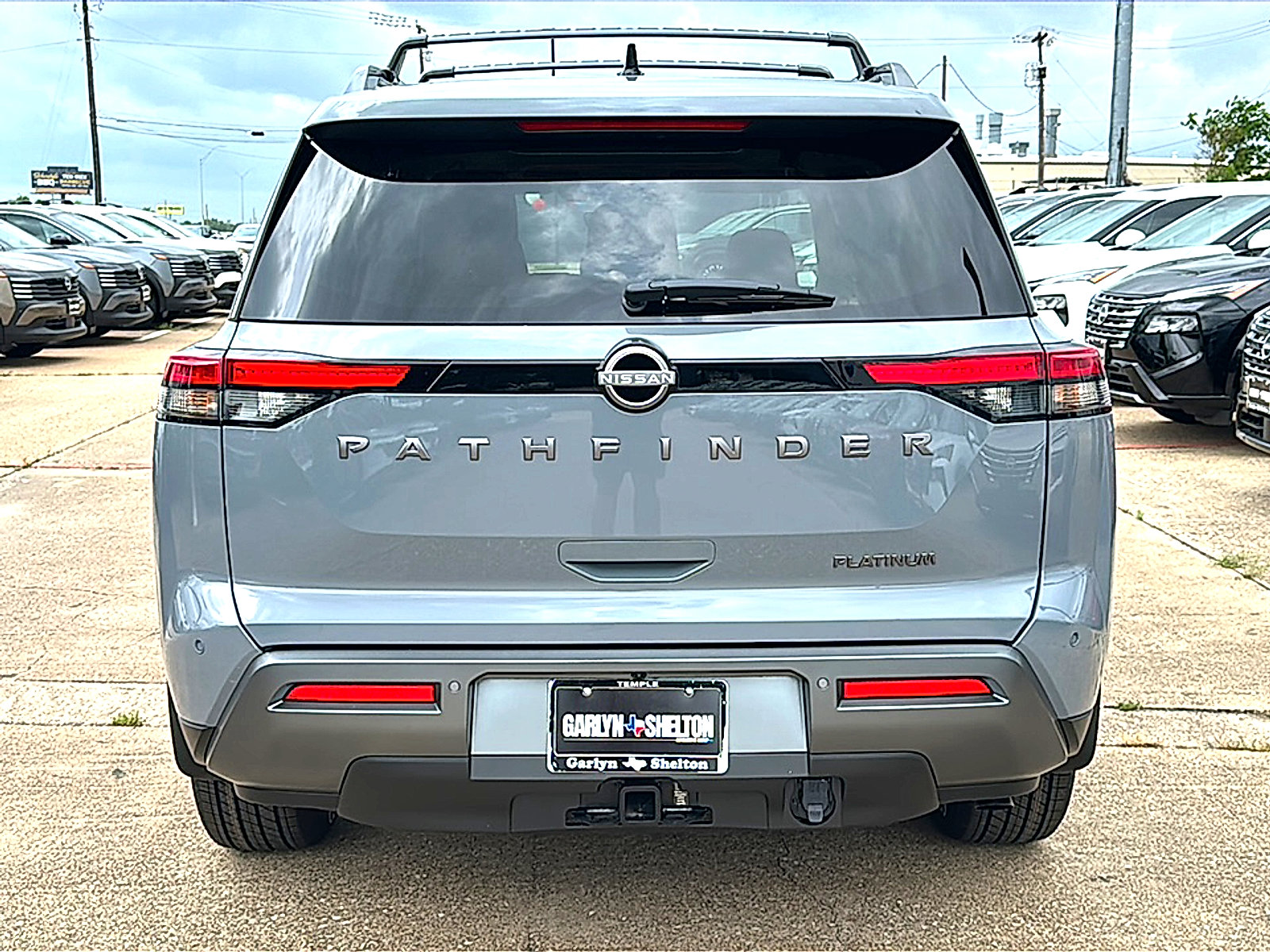 New 2026 Nissan Pathfinder Platinum w/ Lighting Package FWD image 7