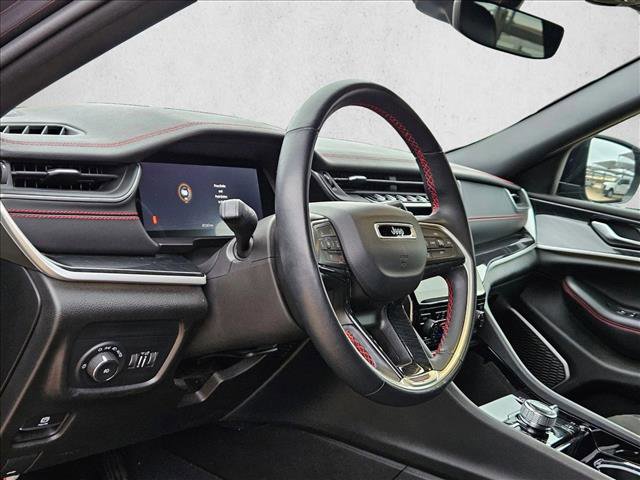 Used 2022 Jeep Grand Cherokee Trailhawk AWD/4WD image 9