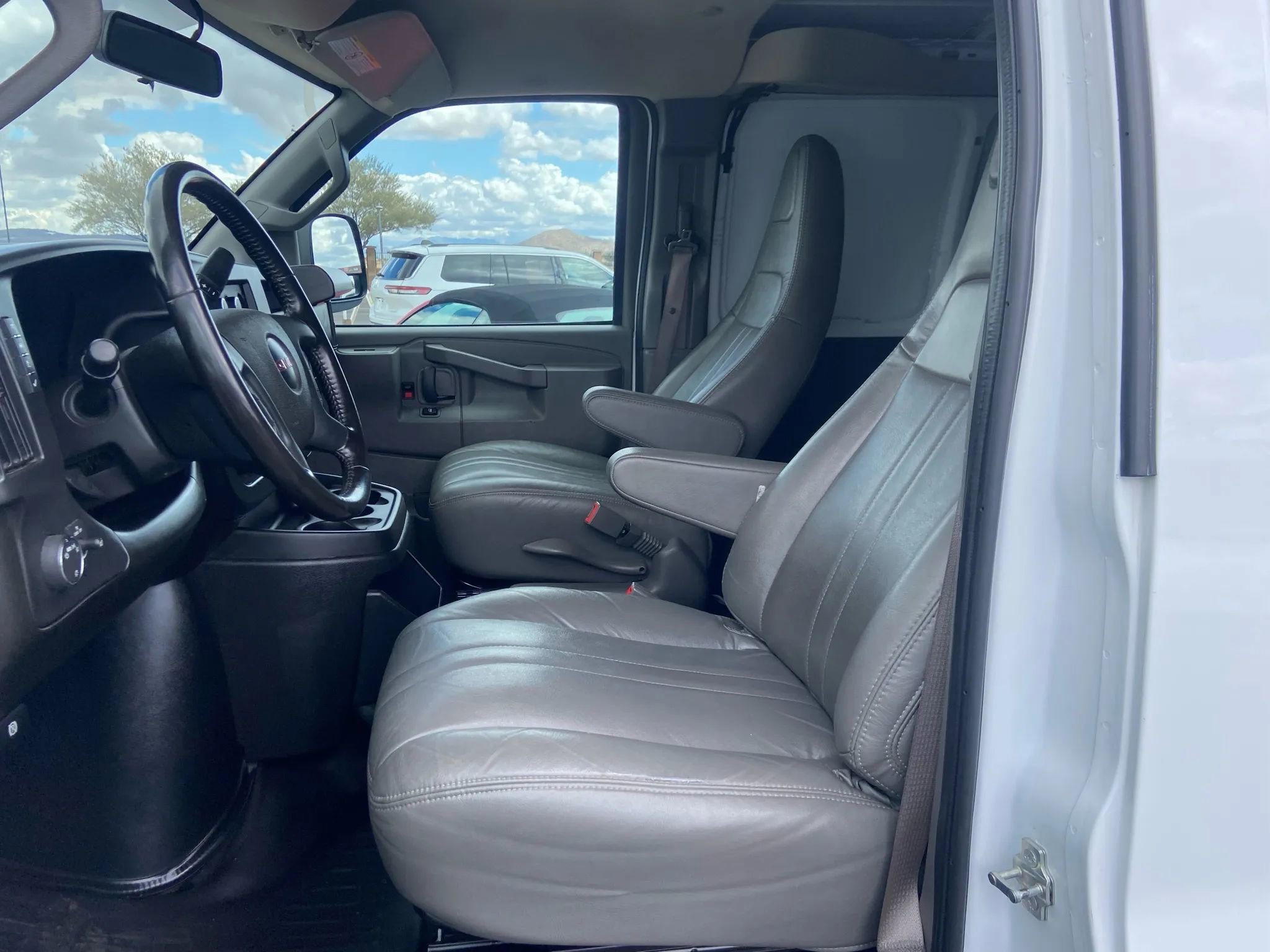 Used 2023 GMC Savana 2500 Extended w/ Driver Convenience Package image 12