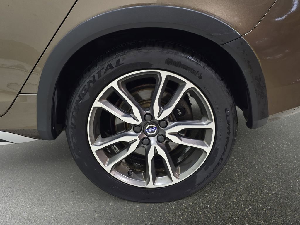 Used 2016 Volvo V60 T5 Cross Country w/ Convenience Package image 35