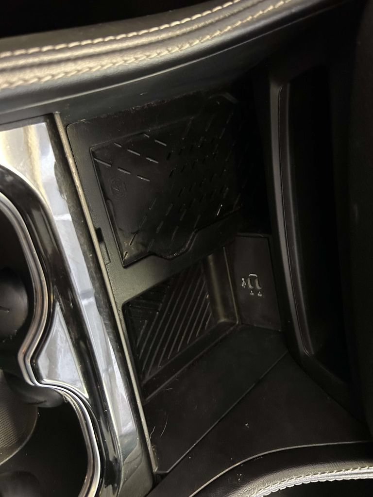 Used 2026 Chrysler Pacifica Limited FWD image 23