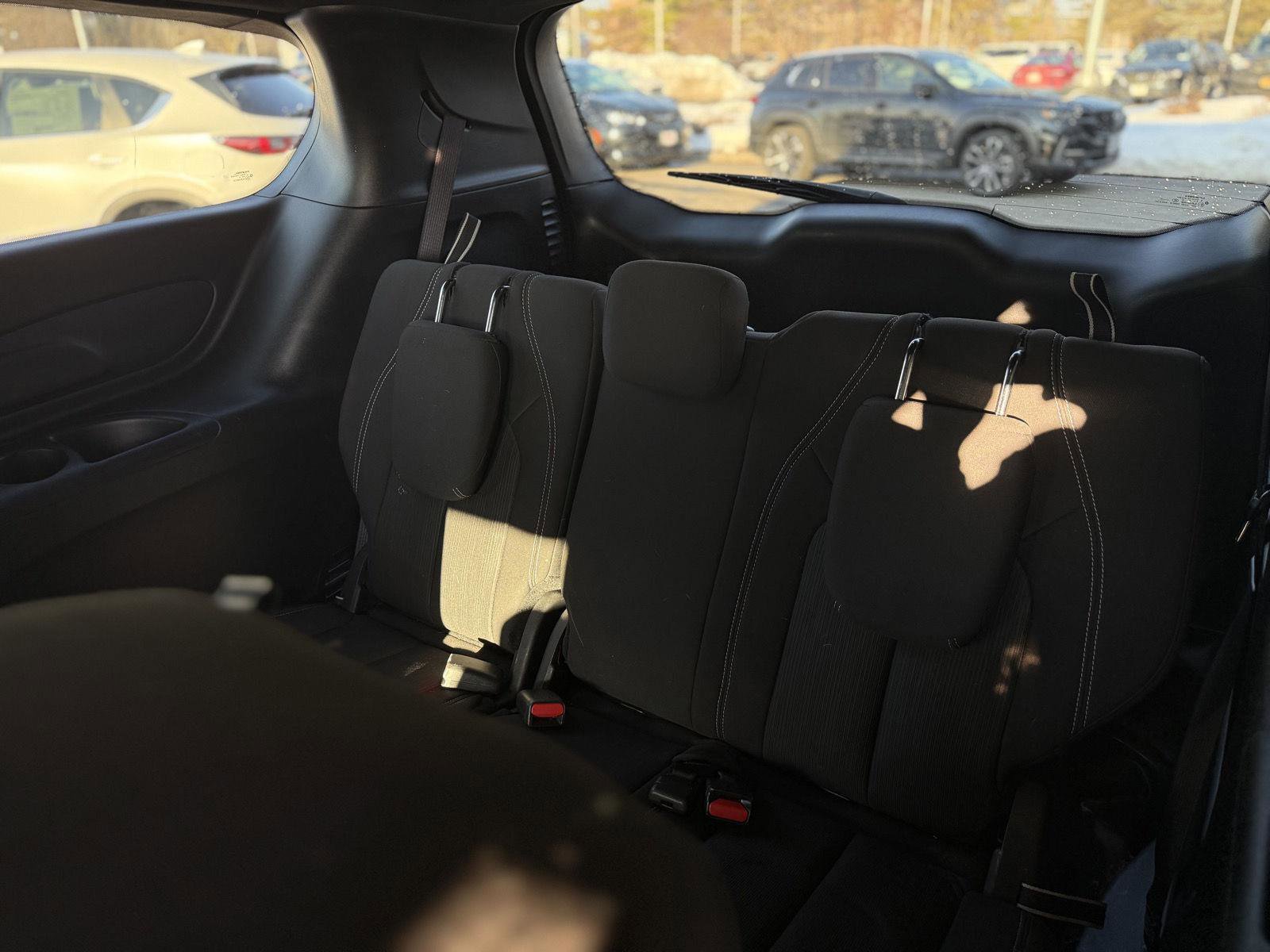 Used 2023 Chrysler Pacifica Touring image 21