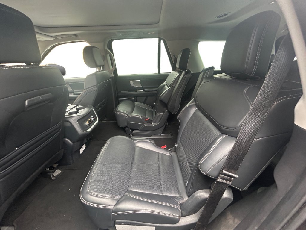 Used 2025 Ford Expedition Platinum AWD/4WD image 21