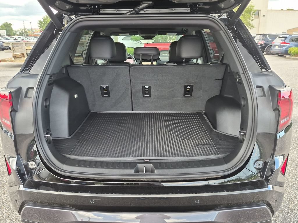 Used 2026 GMC Terrain AT4 w/ Technology Package II AWD/4WD image 32