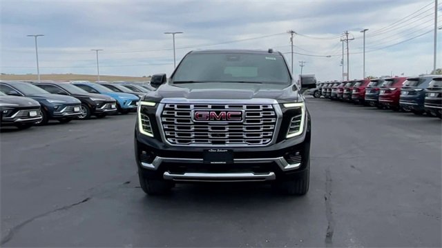 New 2026 GMC Yukon Denali w/ Sun & Power Step Package image 3
