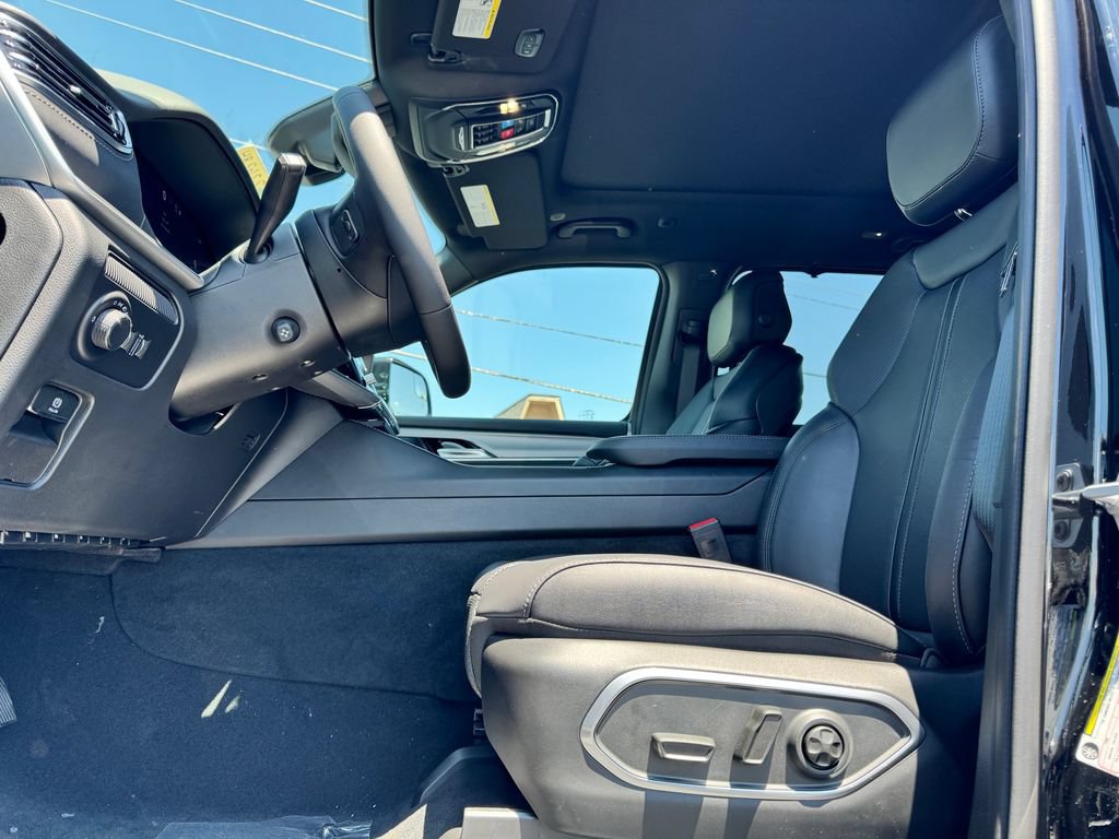 New 2026 Jeep Grand Wagoneer Limited AWD/4WD image 19