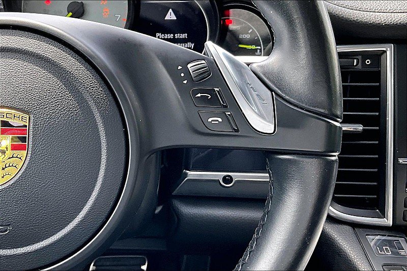Used 2016 Porsche Panamera S RWD image 17