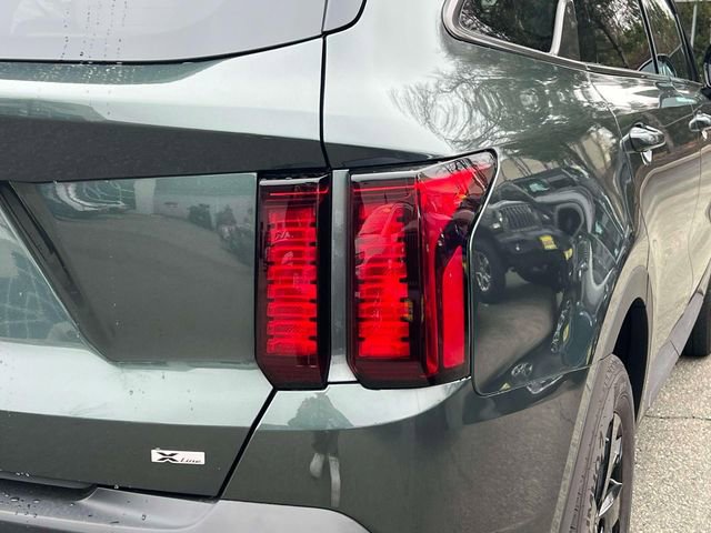 Used 2023 Kia Sorento S w/ Panoramic Sunroof Package AWD/4WD image 9