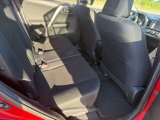 Used 2016 Toyota RAV4 LE FWD image 9