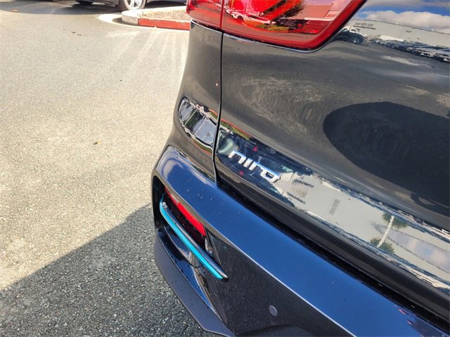 Used 2022 Kia Niro EX Premium image 6