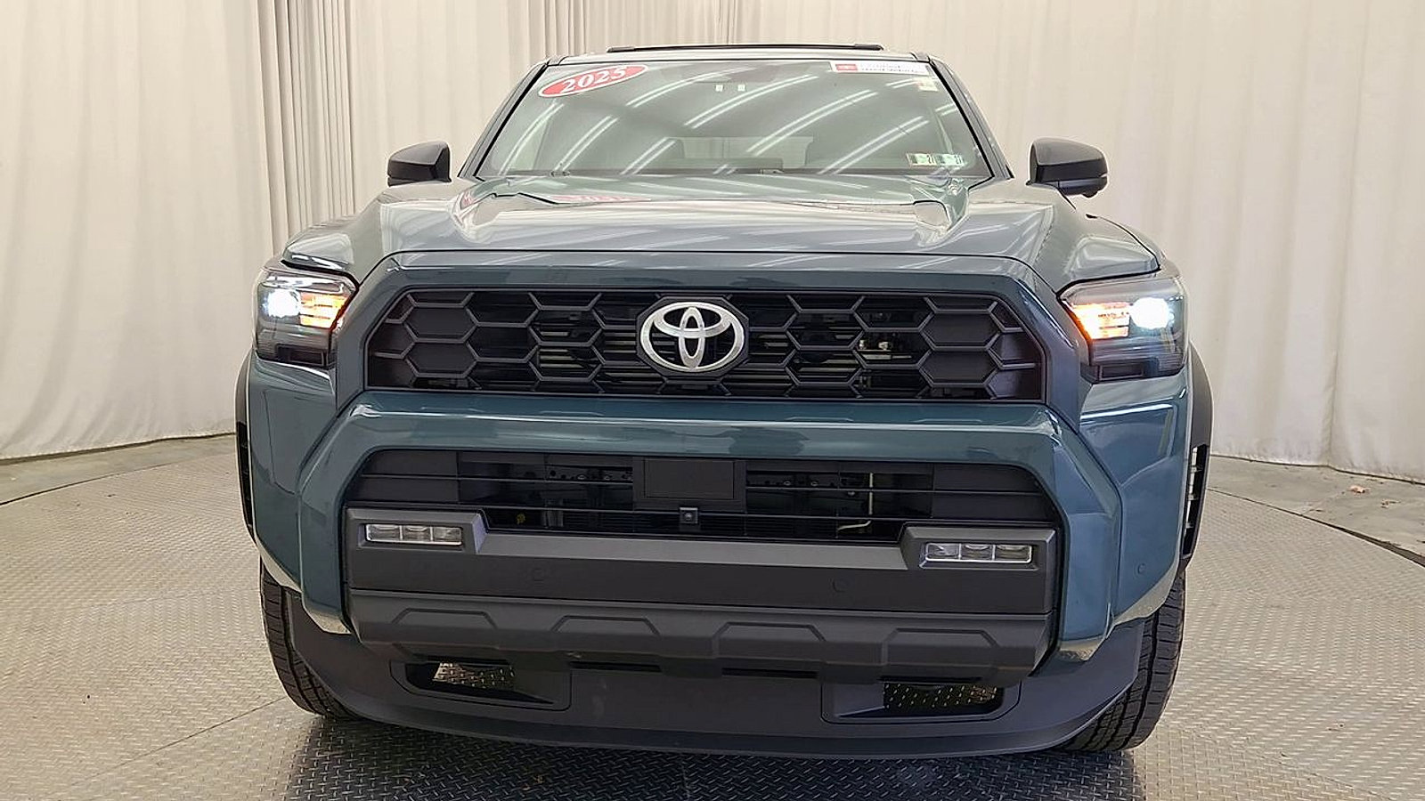 Certified 2025 Toyota 4Runner TRD Off-Road Premium w/ Tow Technology Package AWD/4WD image 10