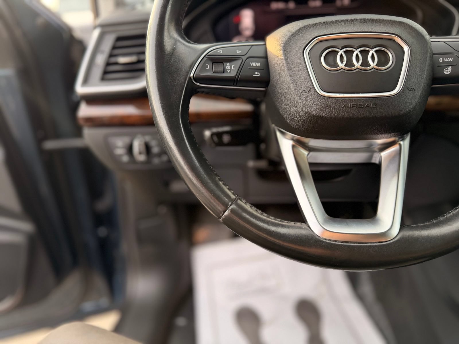 Used 2018 Audi Q5 Prestige w/ Premium Plus Package AWD/4WD image 19