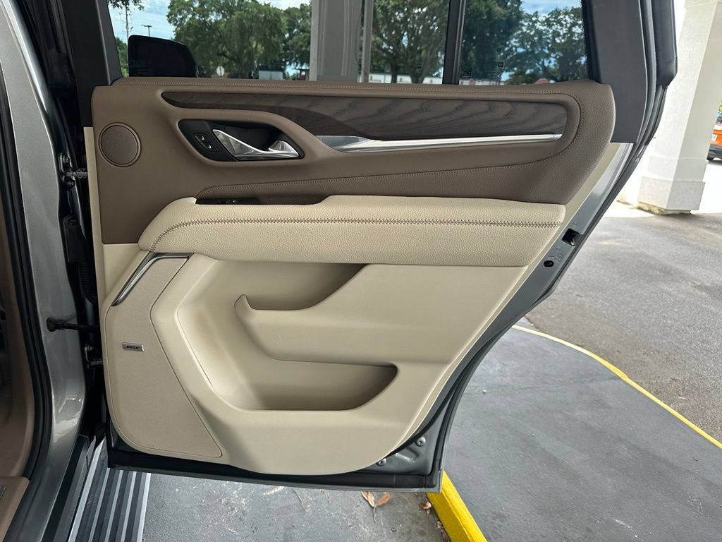 Used 2023 GMC Yukon Denali w/ Denali Reserve Package RWD image 36
