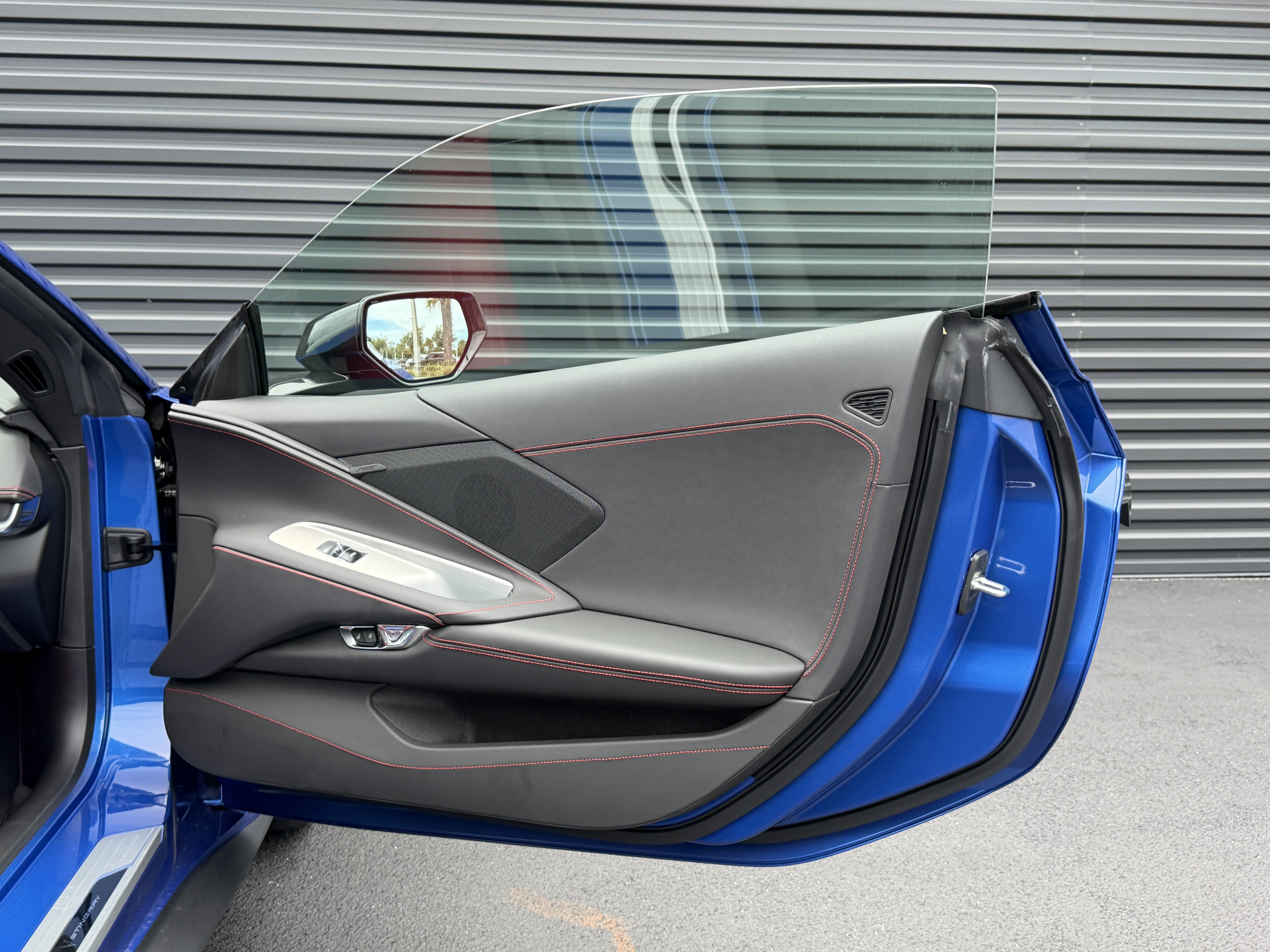 Used 2021 Chevrolet Corvette Stingray Convertible w/ Z51 Performance Package RWD image 21