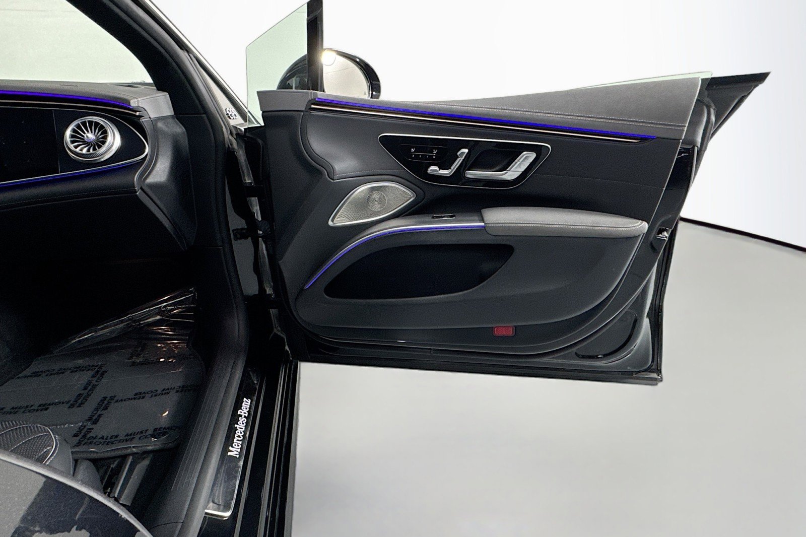 Certified 2023 Mercedes-Benz EQS 580 EQS 580 image 24