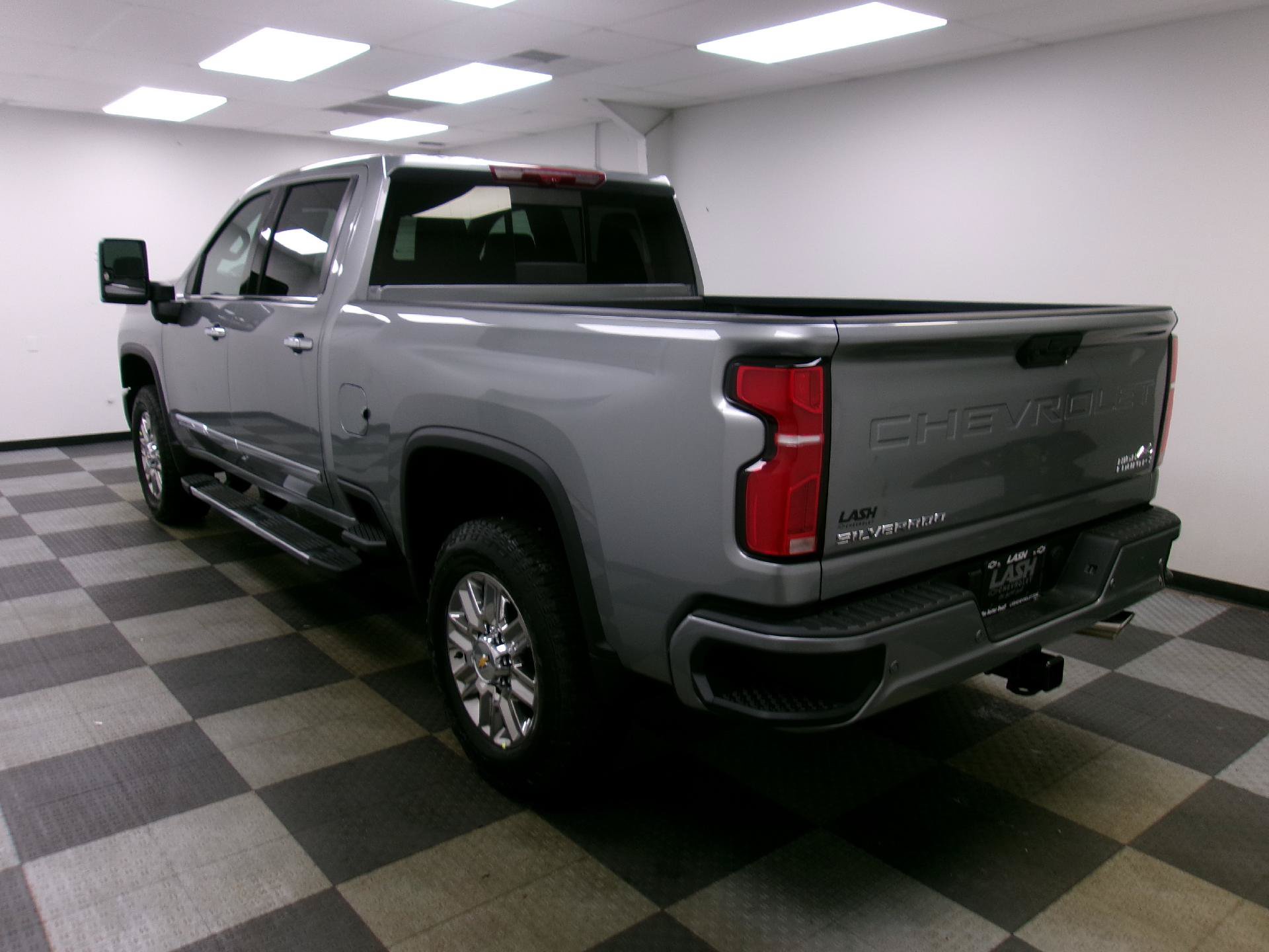 New 2026 Chevrolet Silverado 2500 High Country w/ Technology Package AWD/4WD image 2