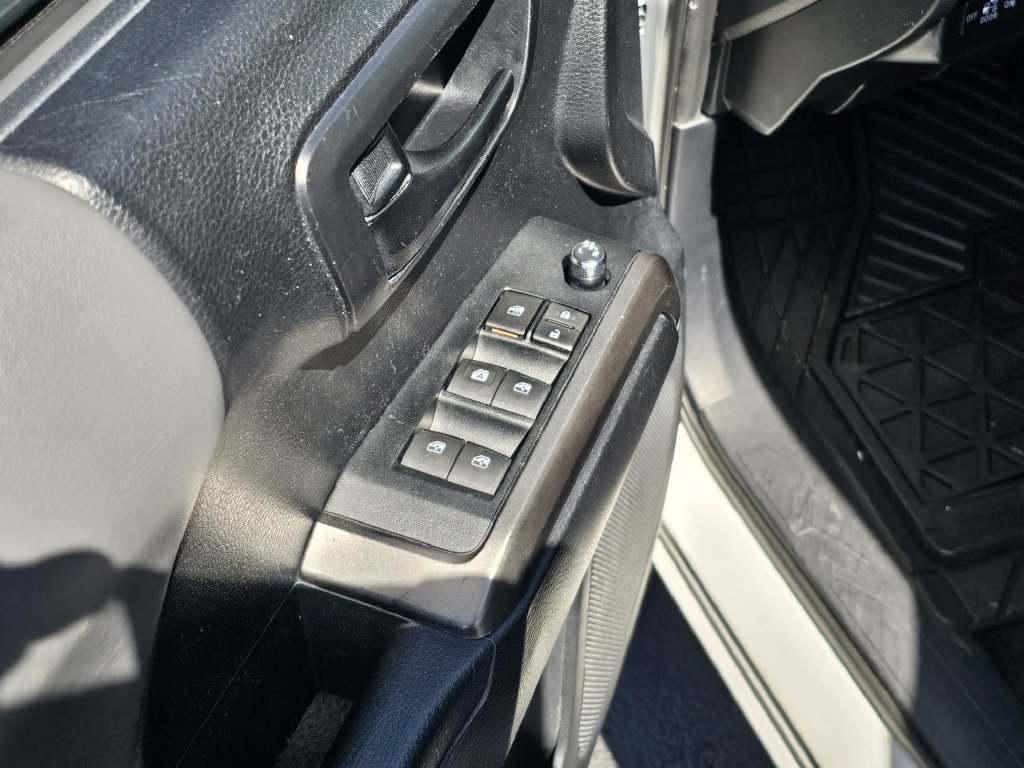 Used 2017 Toyota Tacoma SR5 w/ Tow Package RWD image 15