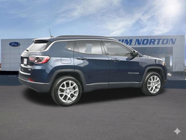 Used 2024 Jeep Compass Latitude AWD/4WD image 14